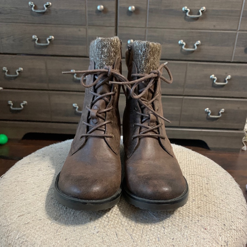 Lace-up Boots - Picture 1 of 4